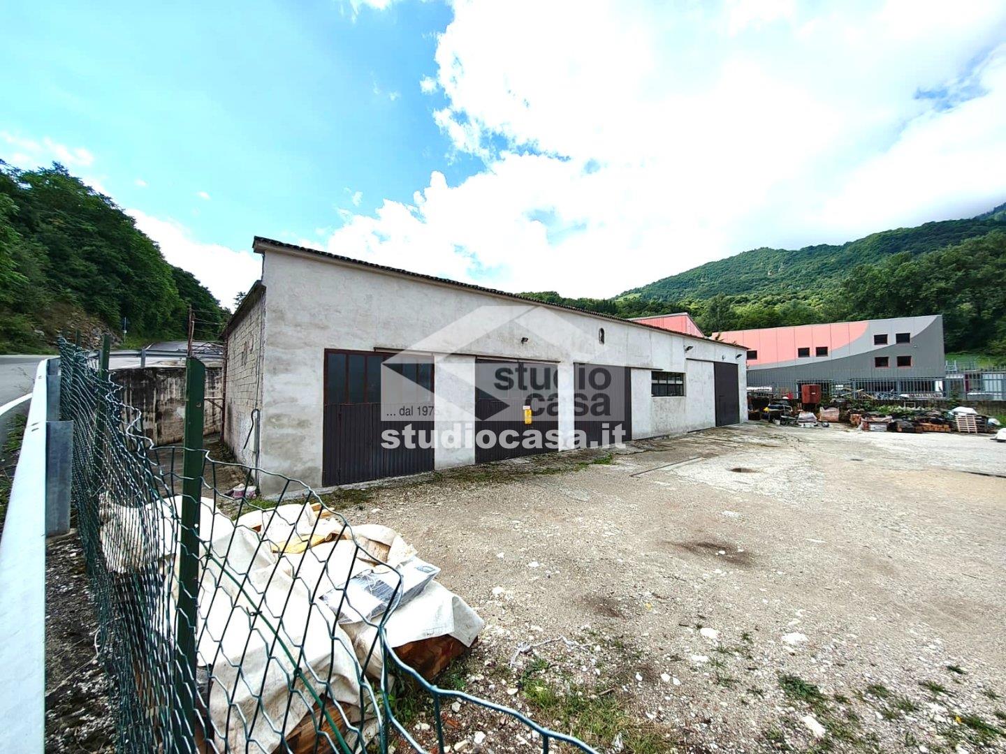 Magazzino in vendita a Brentonico