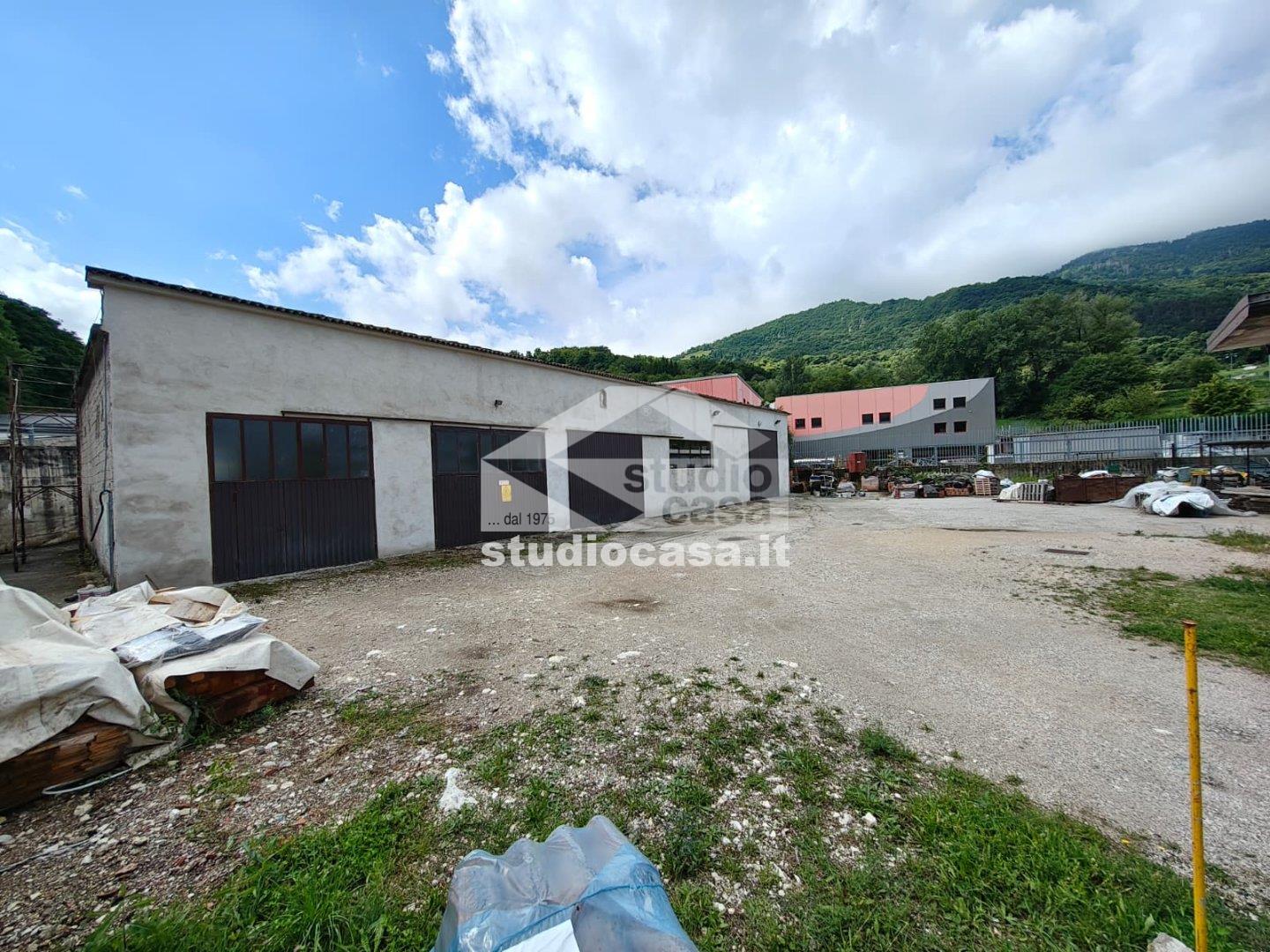 Magazzino in vendita a Brentonico