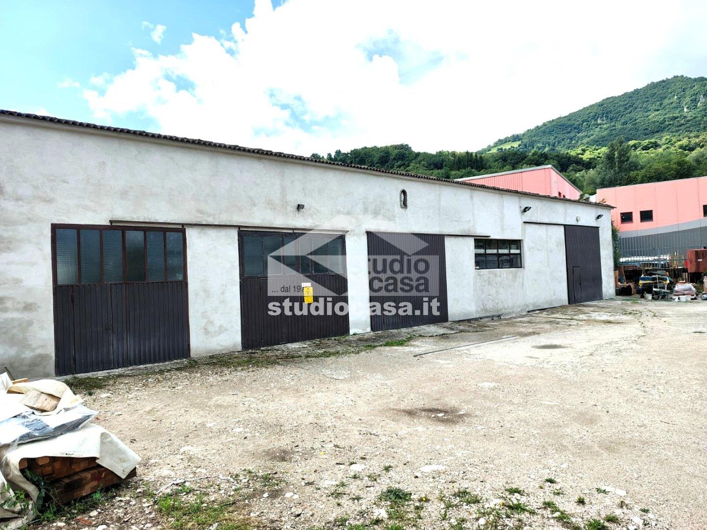 Magazzino in vendita a Brentonico