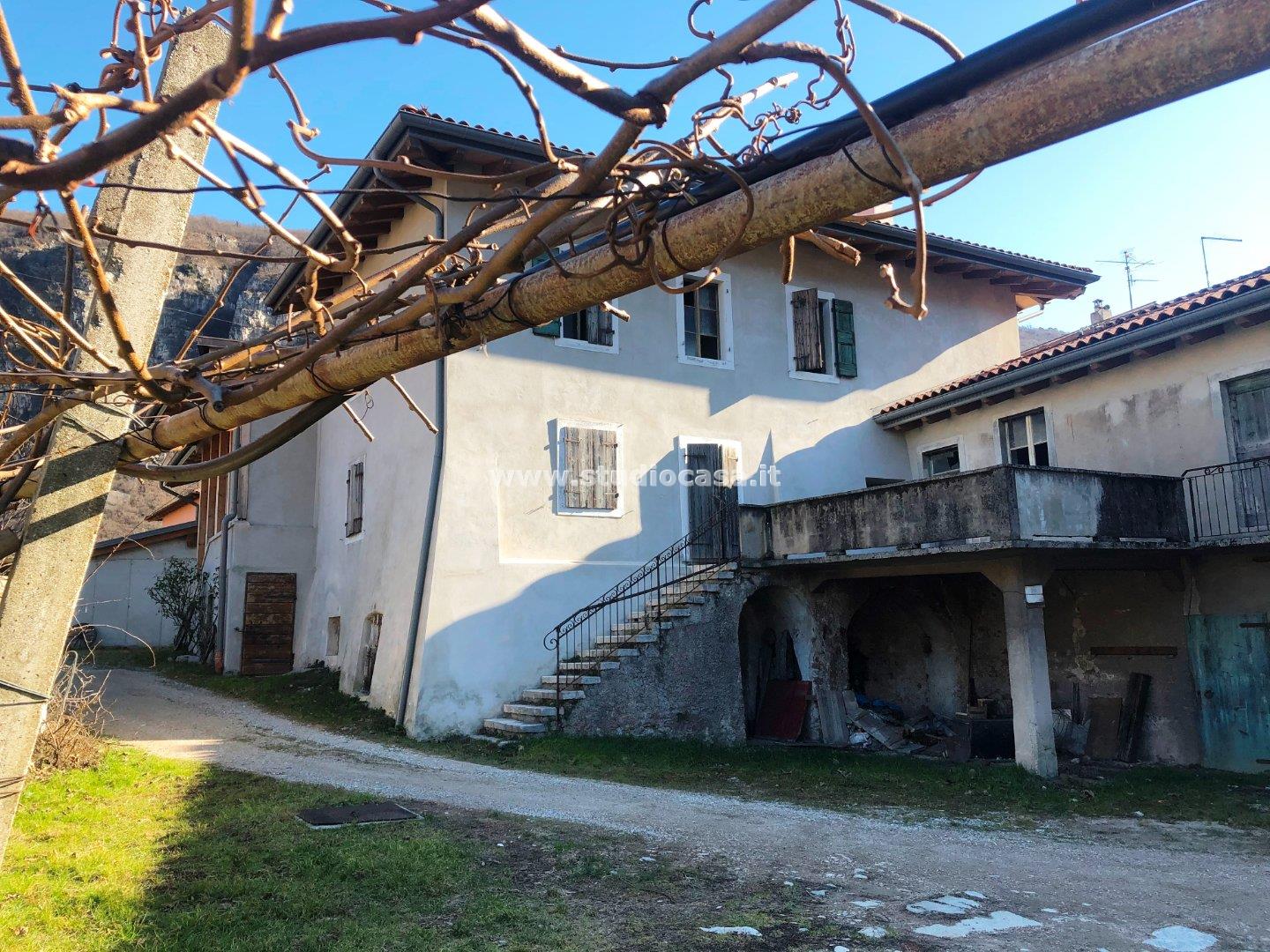 Casa Unifamiliare in vendita a Ala