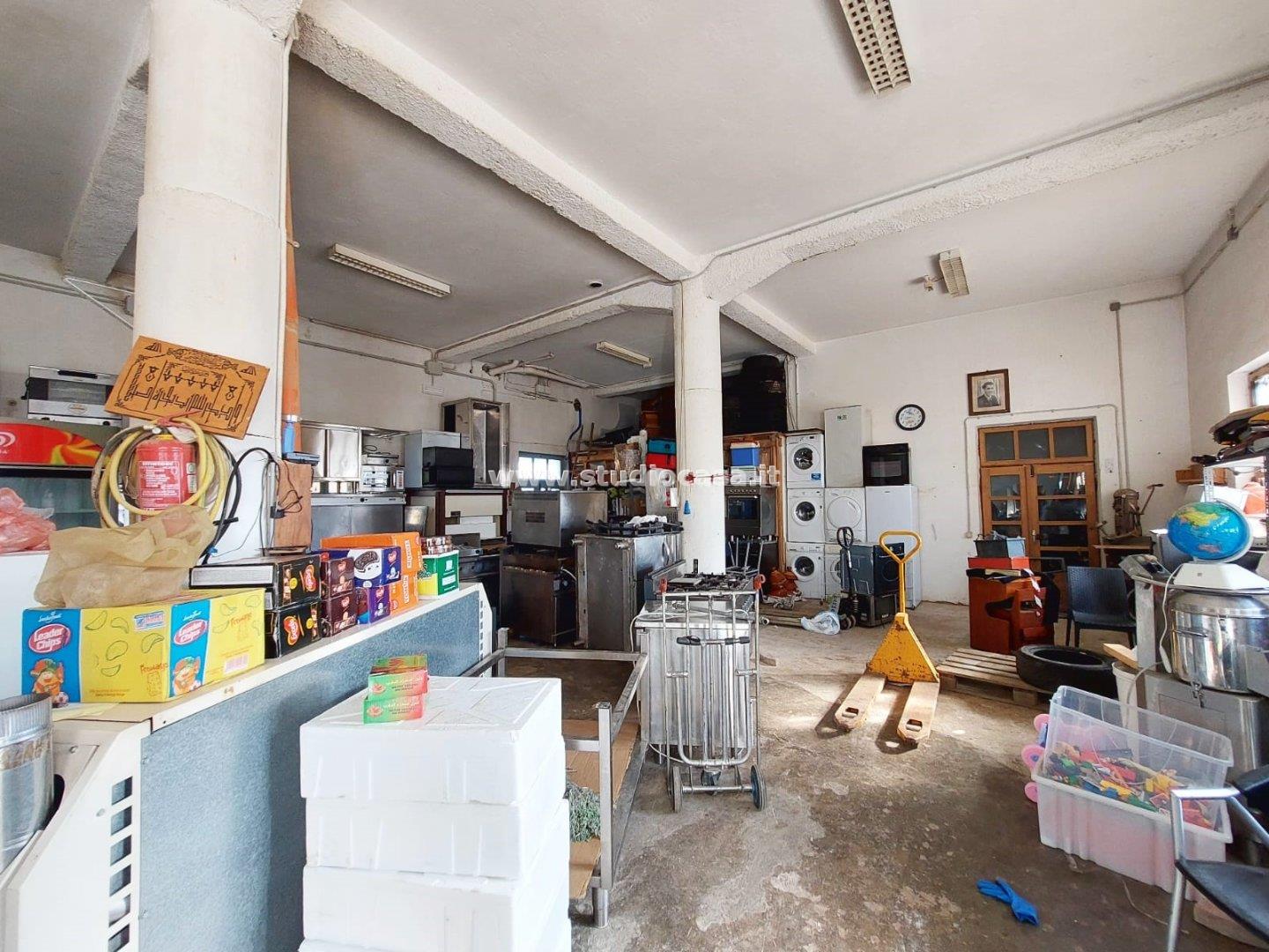 Casa Plurifamiliare in vendita a Mori