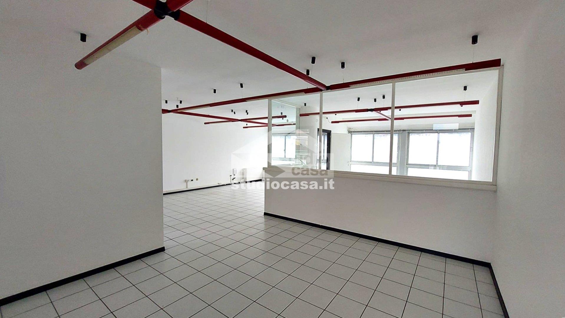 Ufficio in affitto a Ala