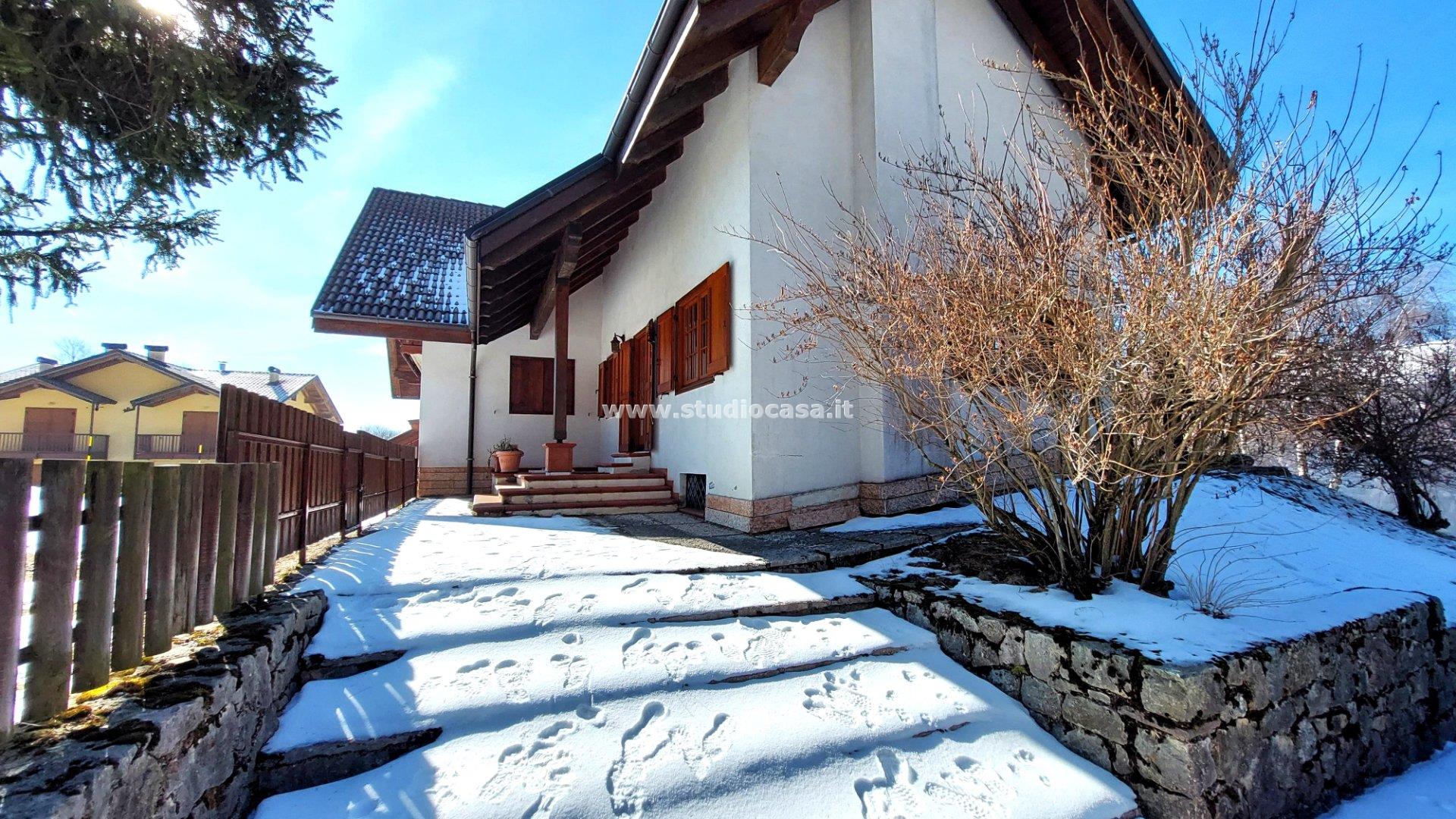 Villa a schiera di testa in vendita a Brentonico