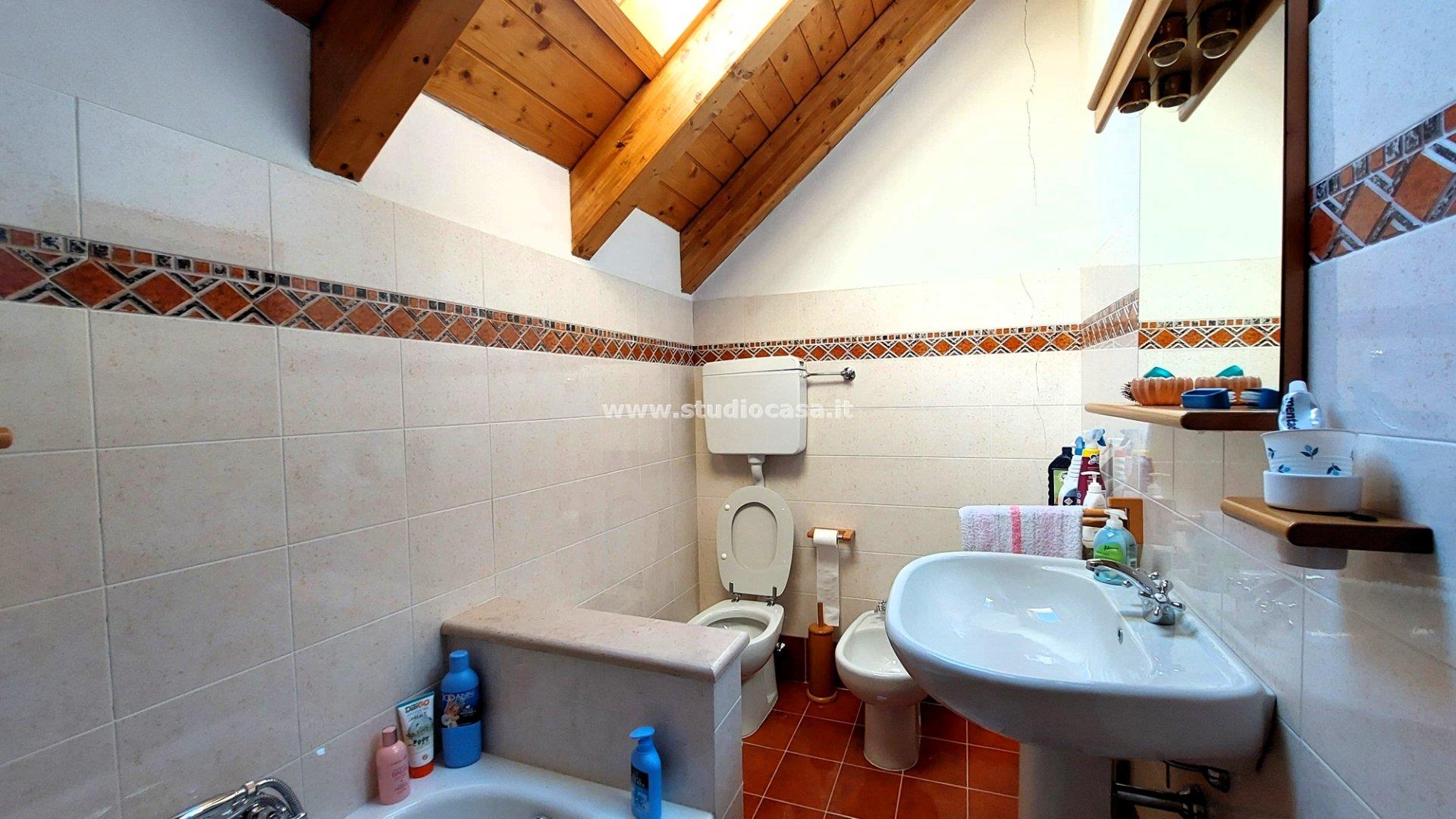 Villa a schiera di testa in vendita a Brentonico