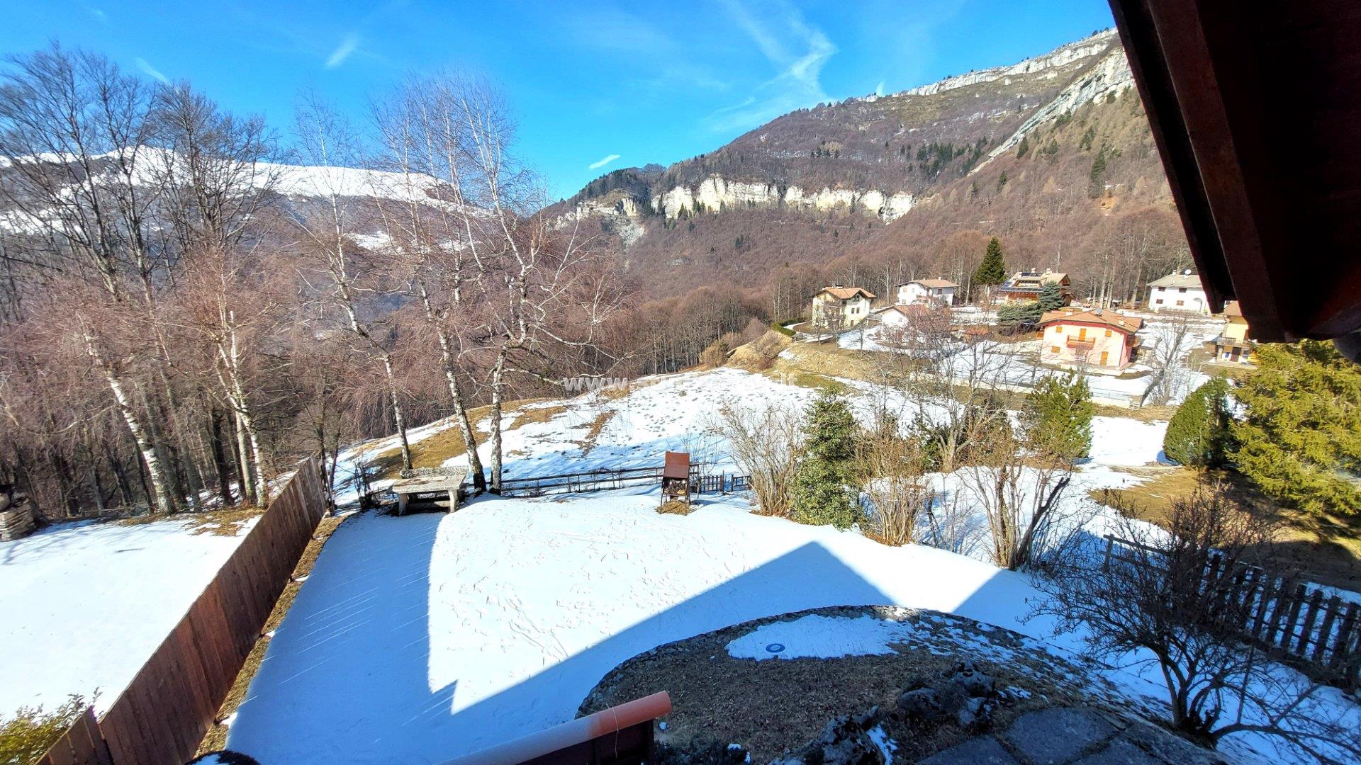 Villa a schiera di testa in vendita a Brentonico
