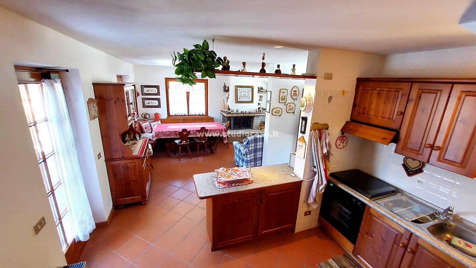 Villa a schiera di testa in vendita a Brentonico