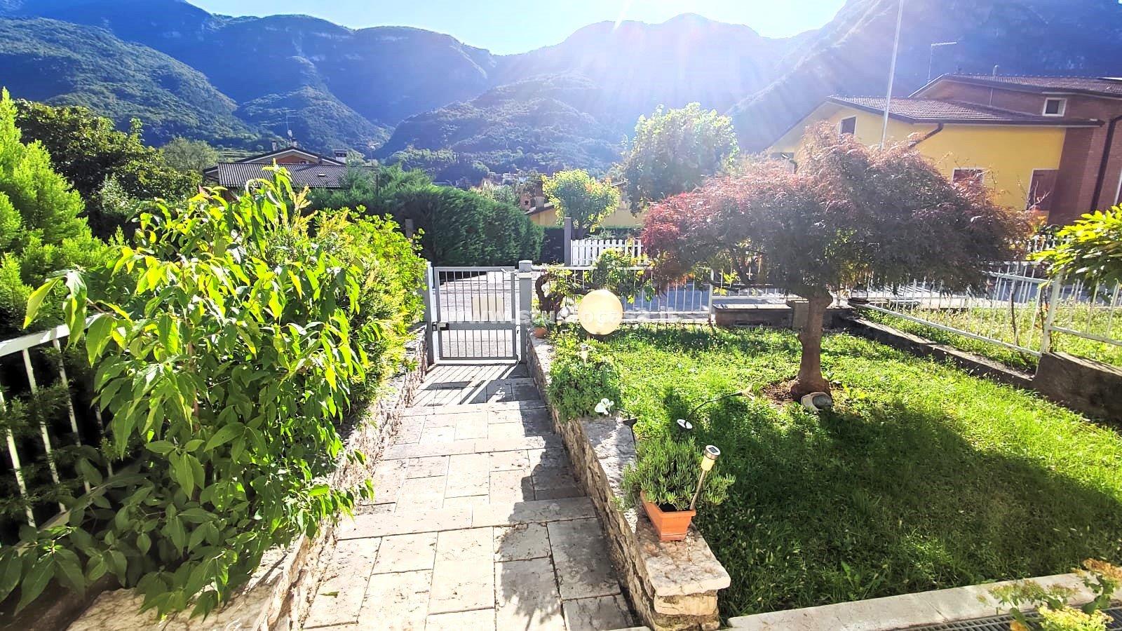 Villa a schiera in vendita a Brentino Belluno