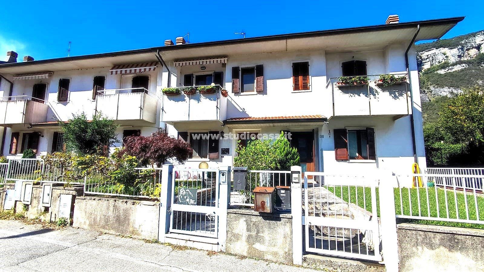 Villa a schiera in vendita a Brentino Belluno