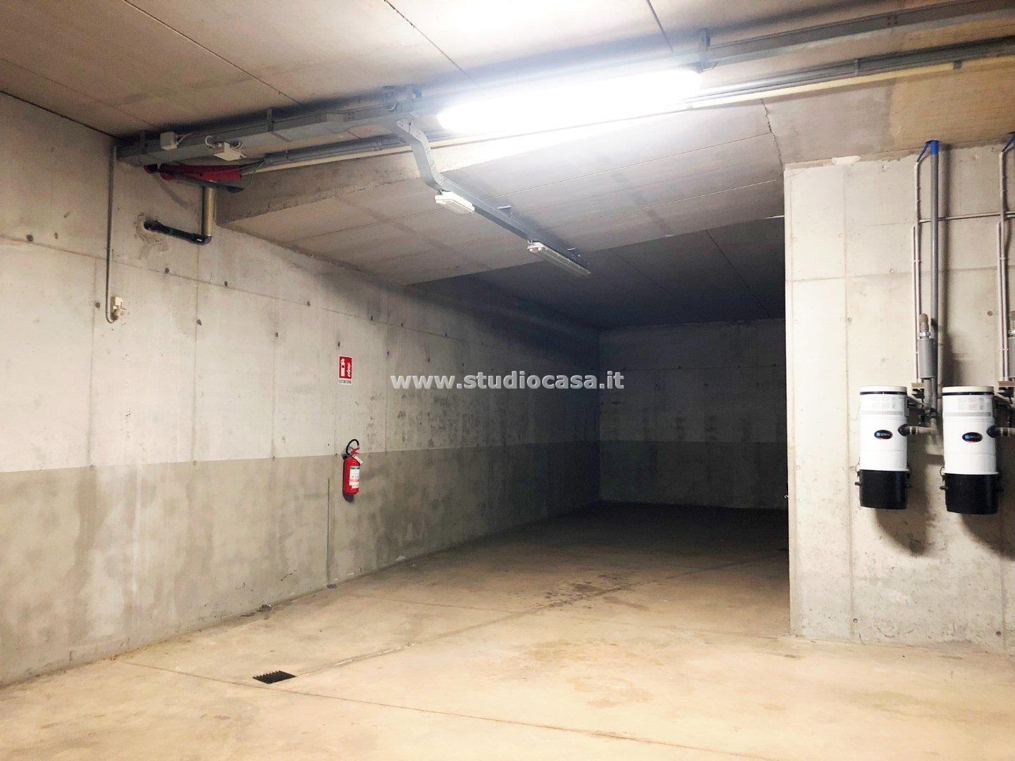 Magazzino in vendita a Ala