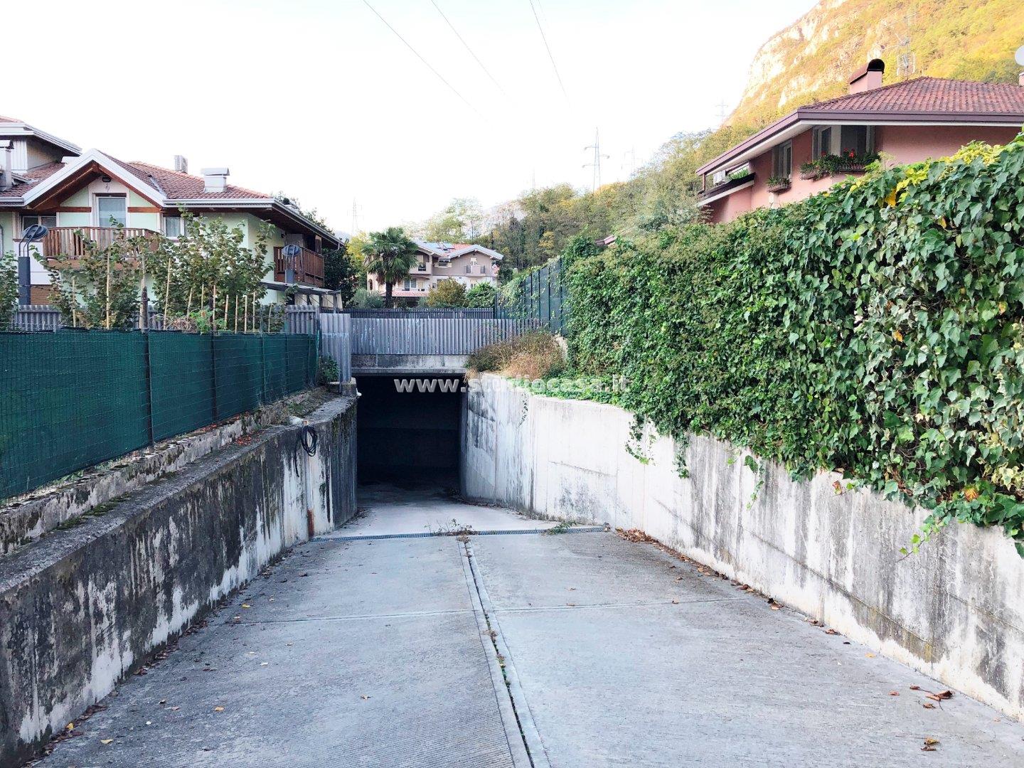 Magazzino in vendita a Ala