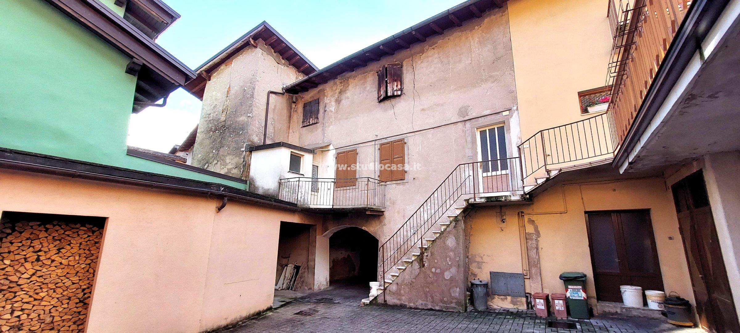 Casa Plurifamiliare in vendita a Ala