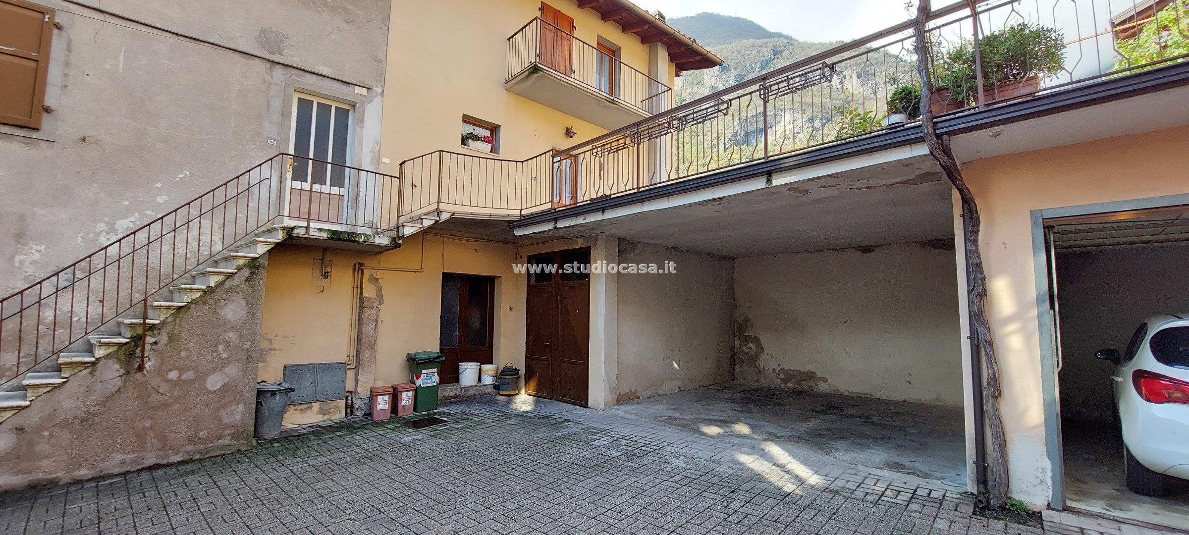 Casa Plurifamiliare in vendita a Ala