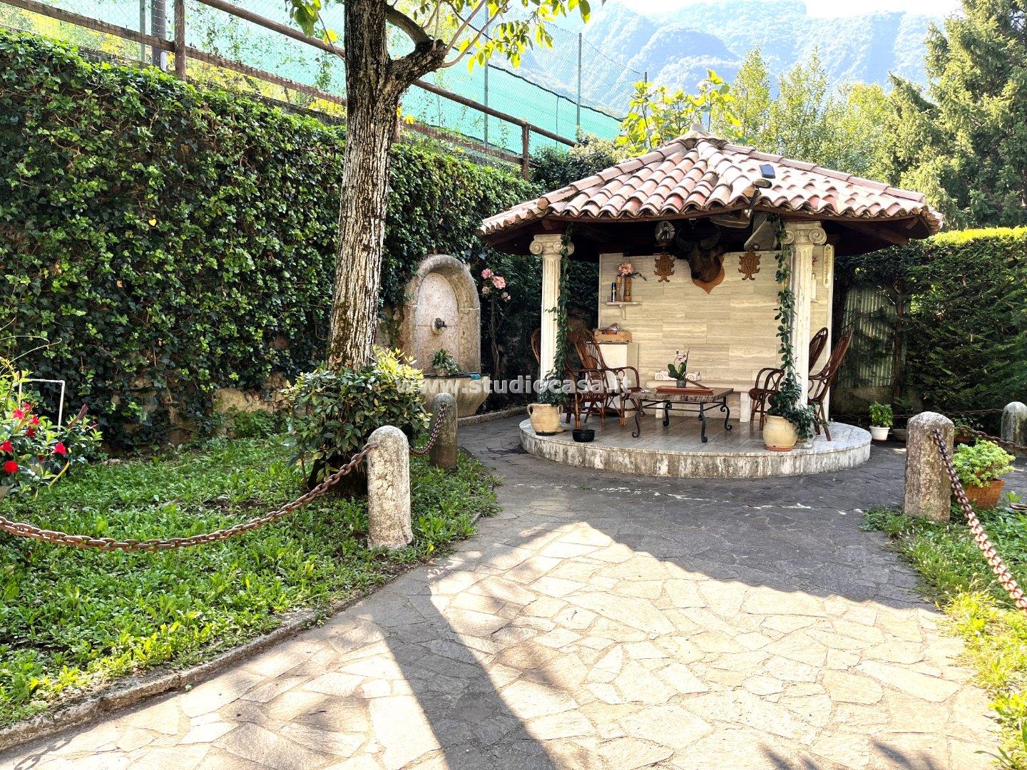 Villa Bifamiliare in vendita a Ala