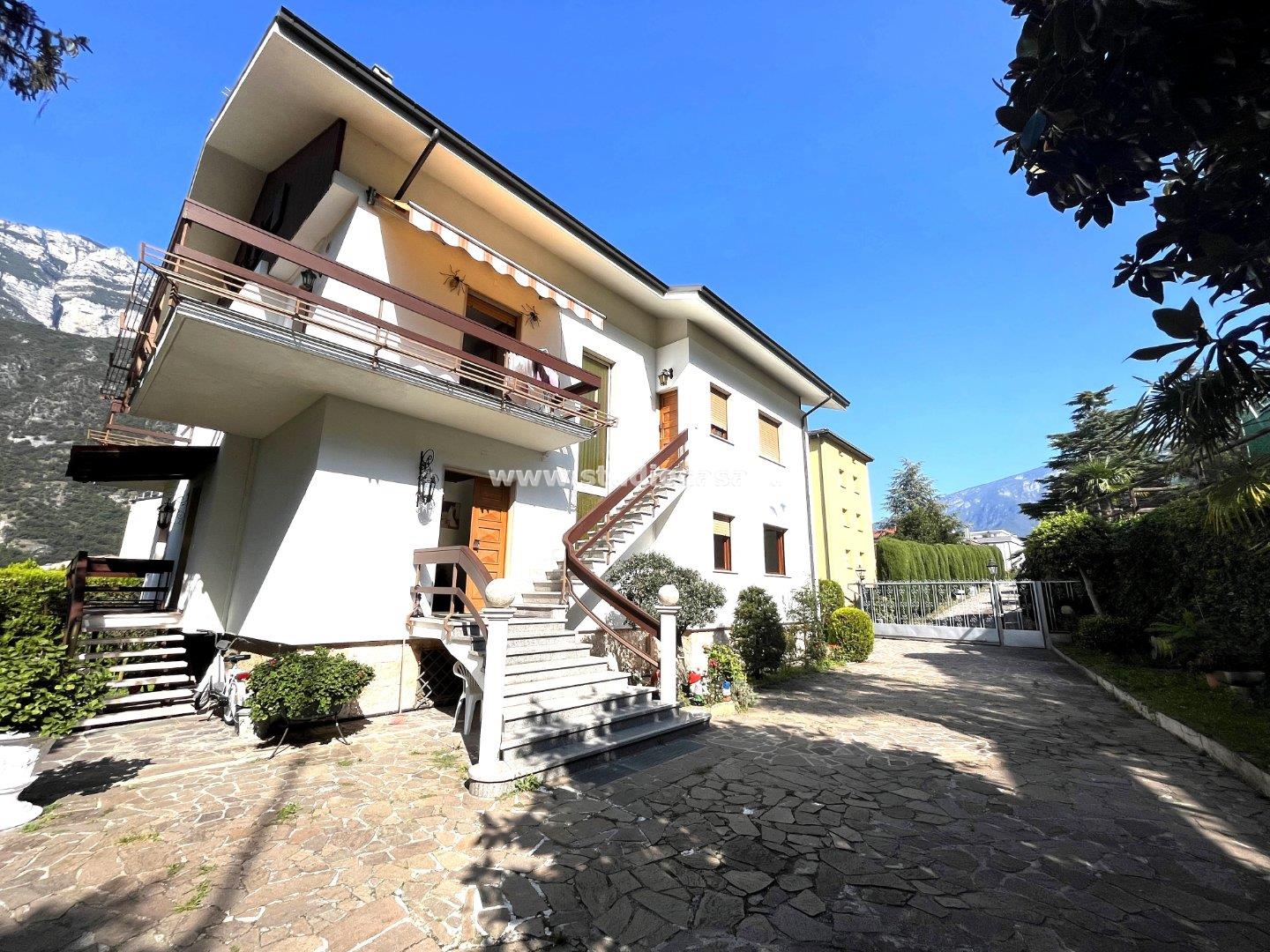 Villa Bifamiliare in vendita a Ala