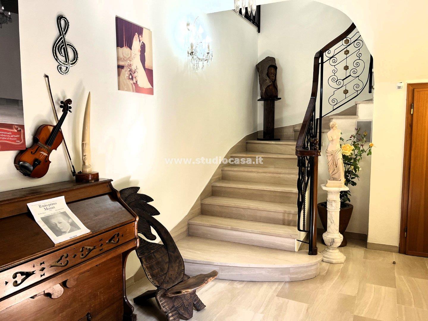 Villa Bifamiliare in vendita a Ala