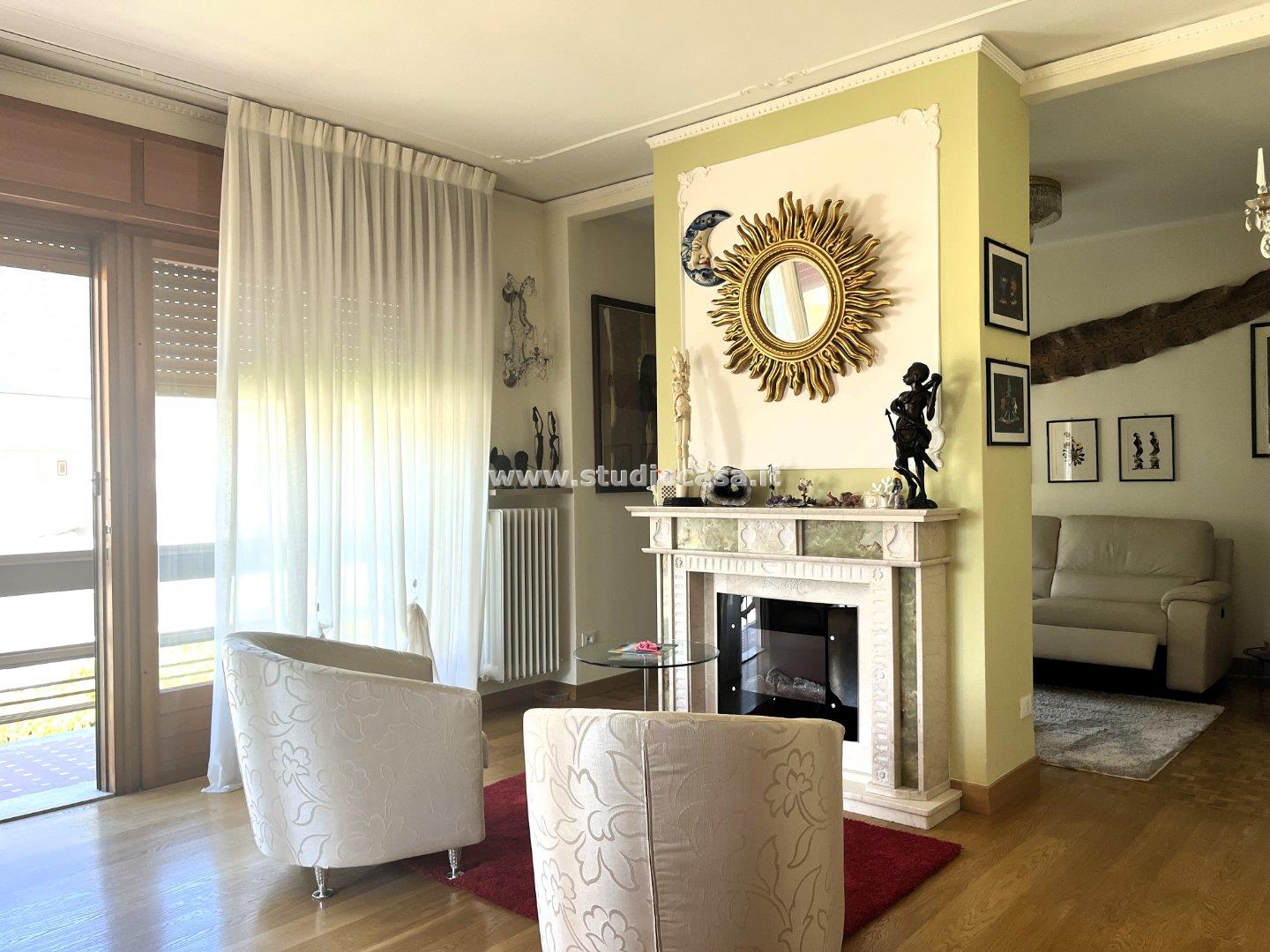 Villa Bifamiliare in vendita a Ala
