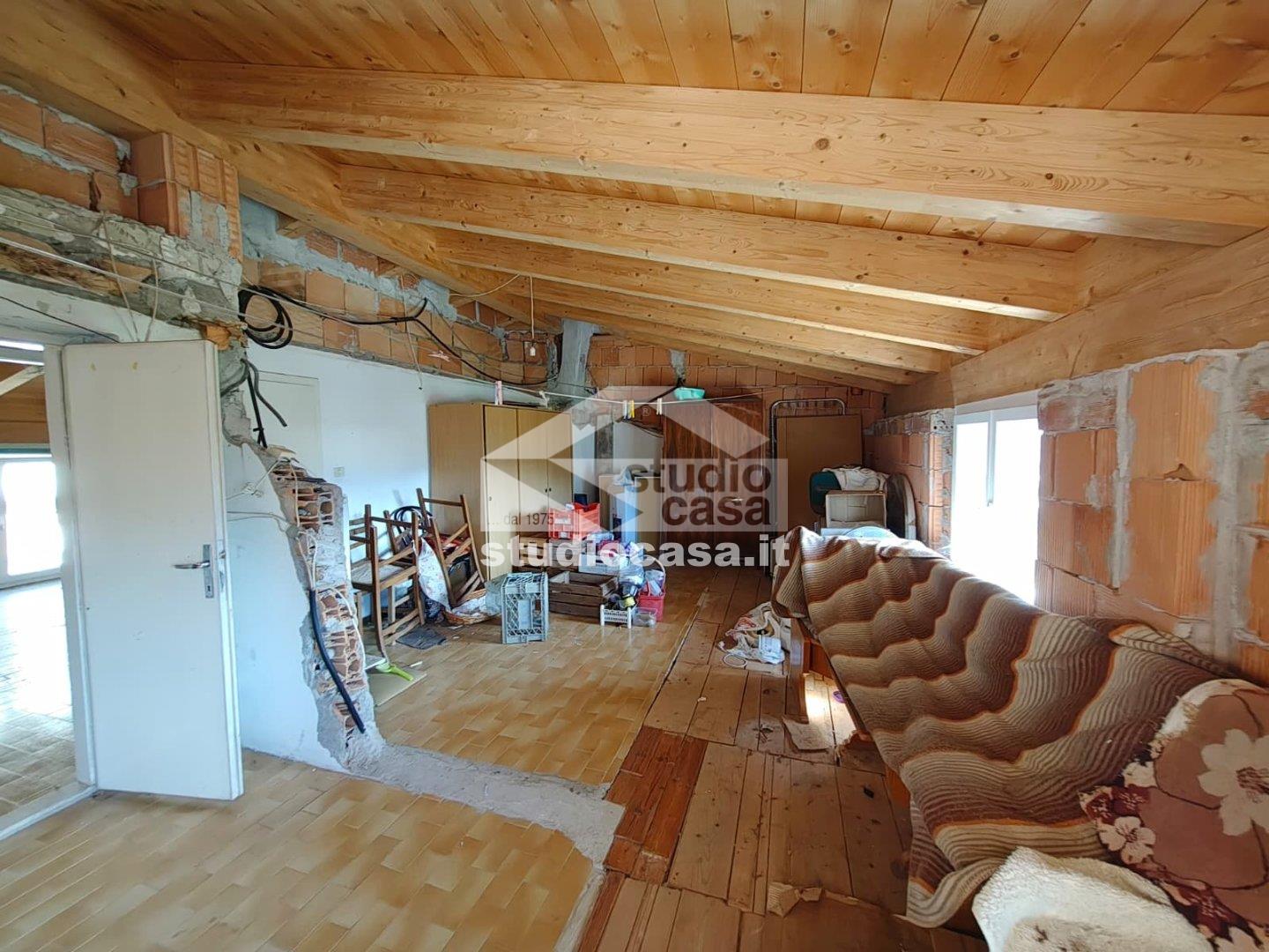 Villa Plurifamiliare in vendita a Brentonico