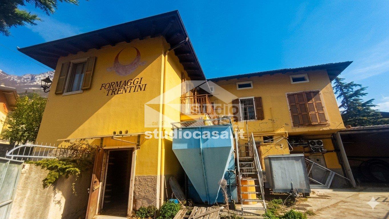 Palazzo in vendita a Avio