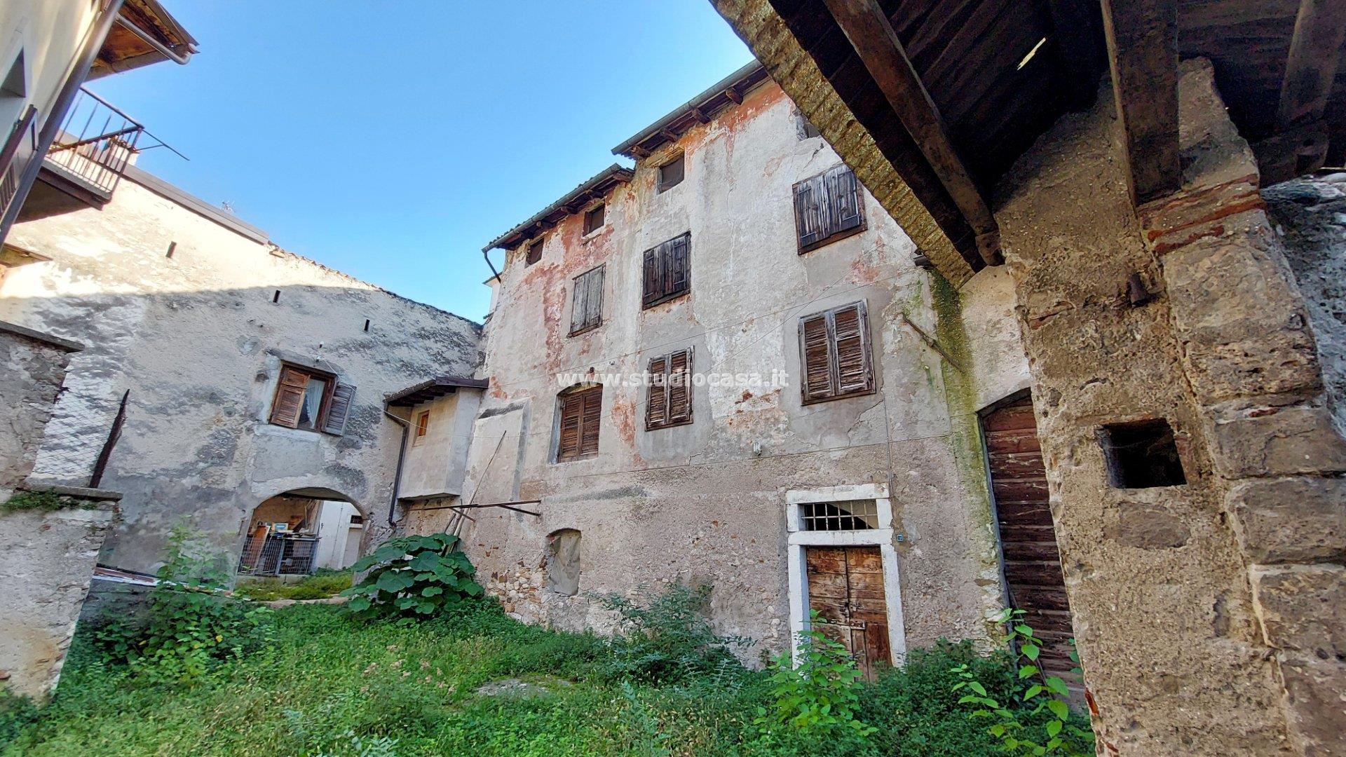 Casa Bifamiliare in vendita a Ala