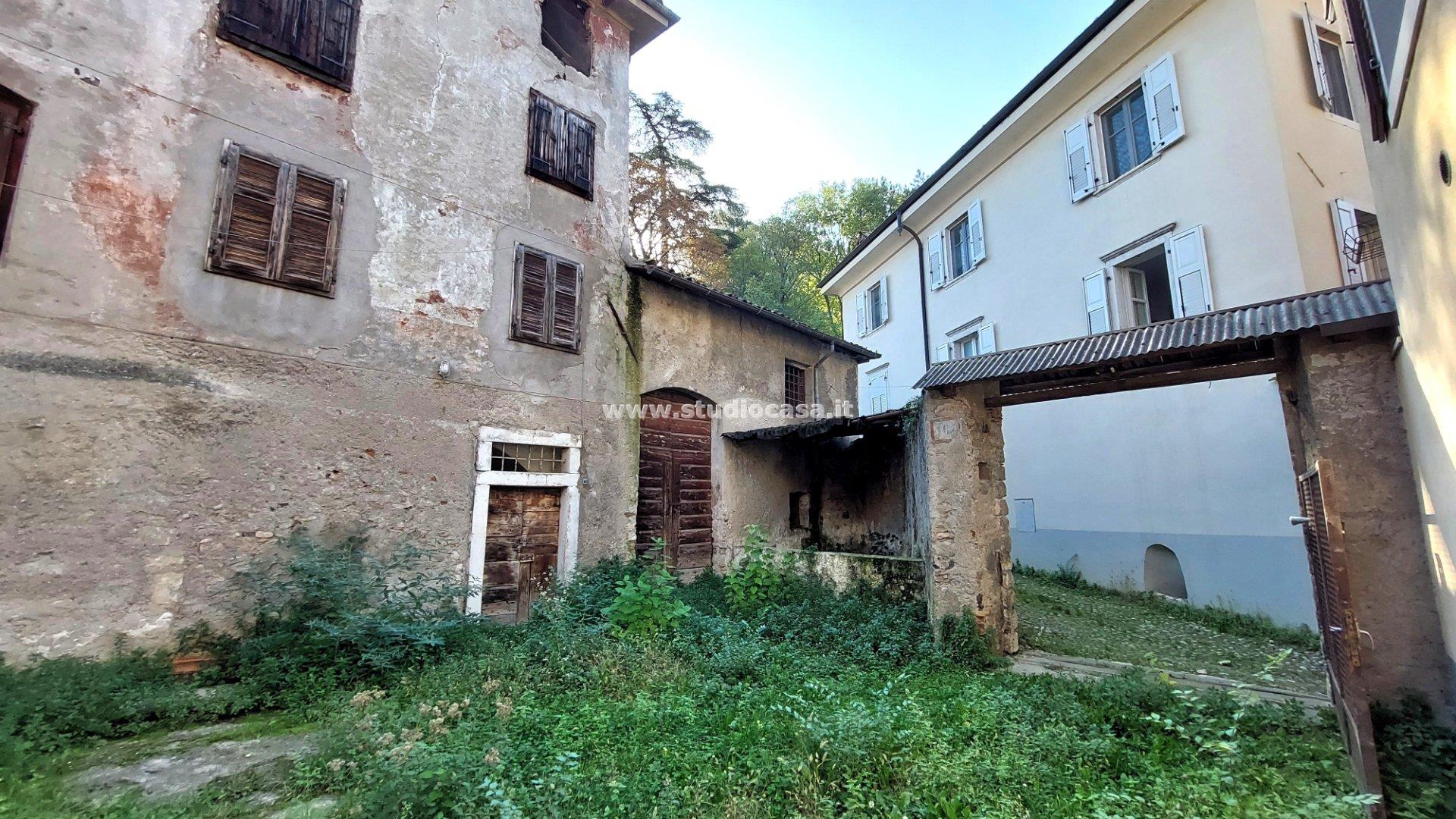 Casa Bifamiliare in vendita a Ala
