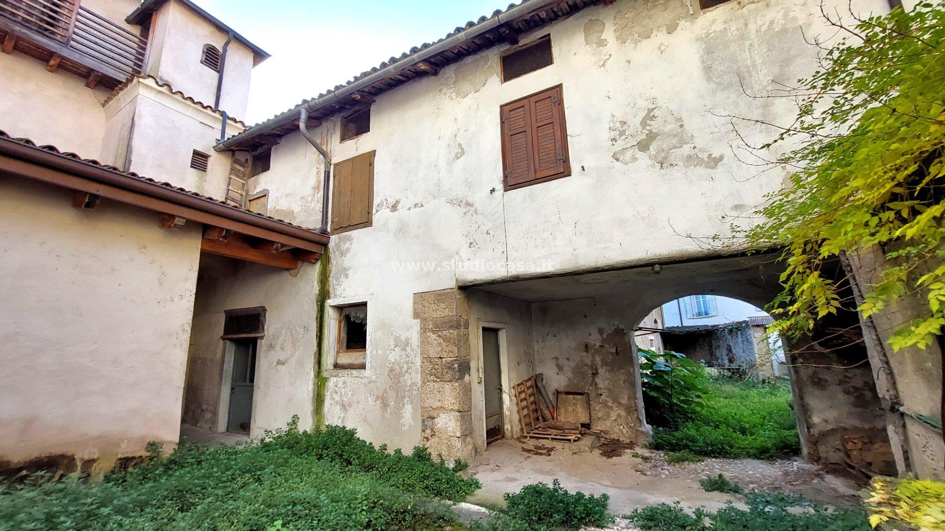 Casa Bifamiliare in vendita a Ala