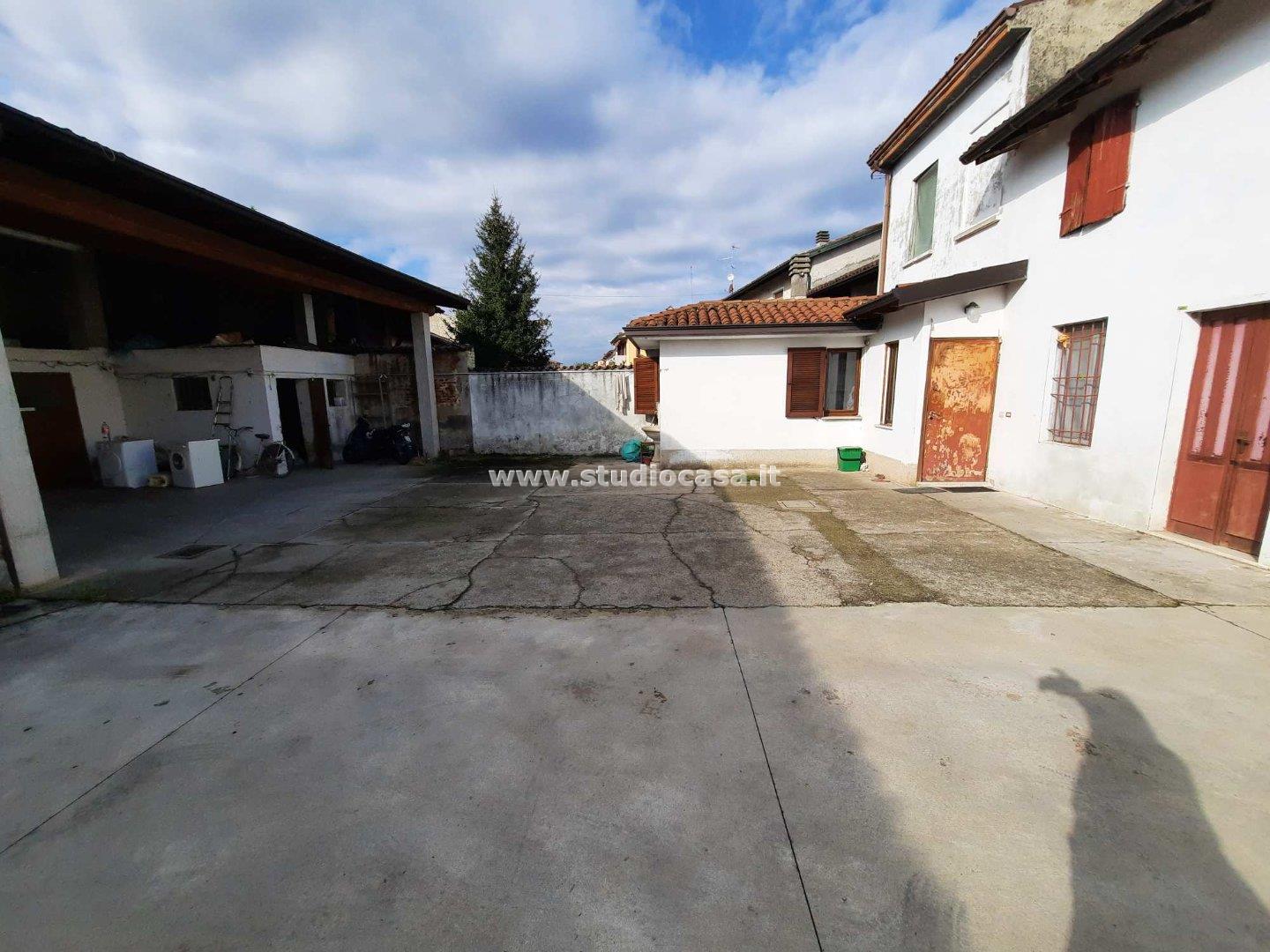 Casa Bifamiliare in vendita a Casalmorano