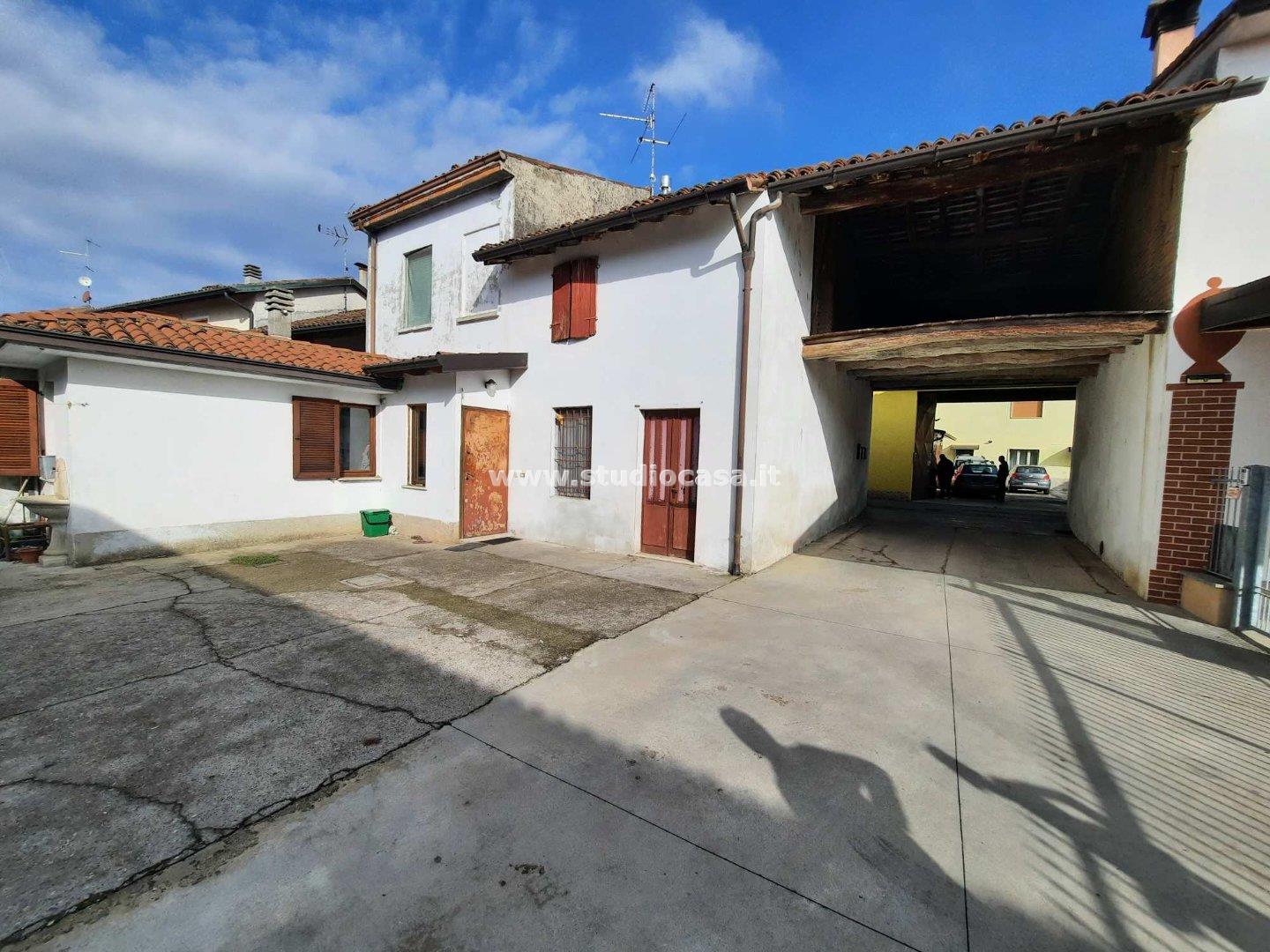 Casa Bifamiliare in vendita a Casalmorano