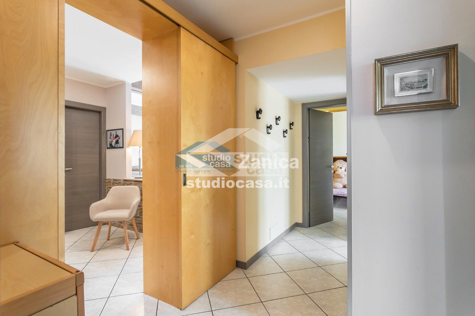 Appartamento in vendita a Azzano San Paolo