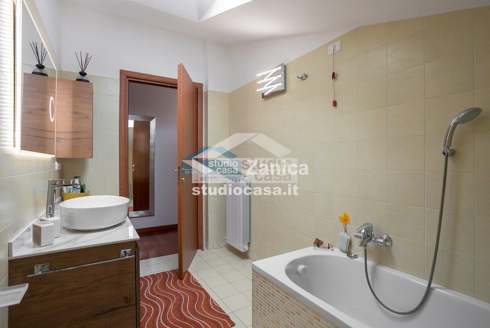 Appartamento in vendita a Zanica