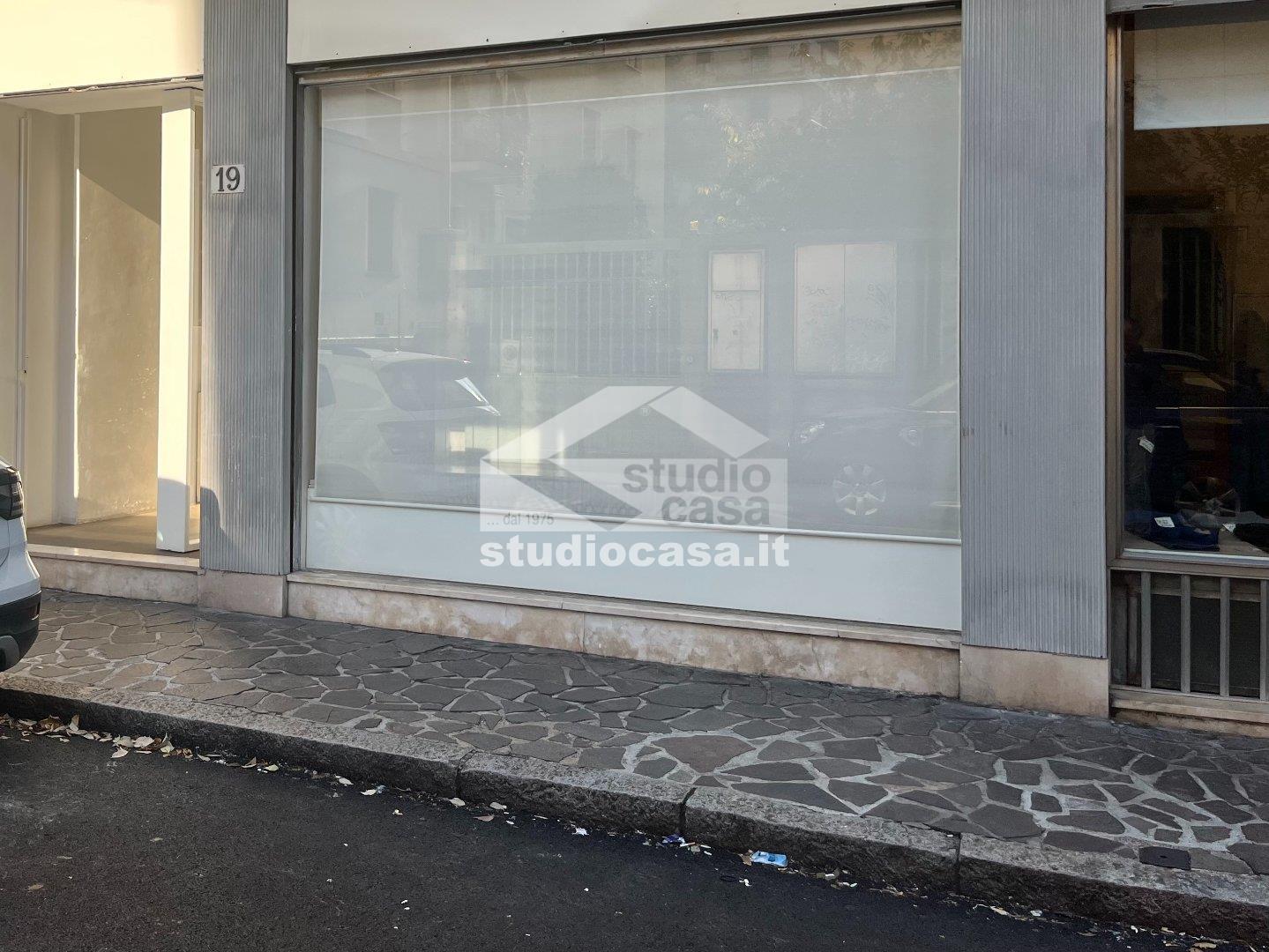 Negozio in affitto a Bergamo