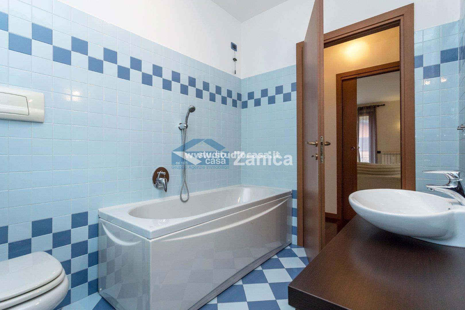 Appartamento in vendita a Azzano San Paolo