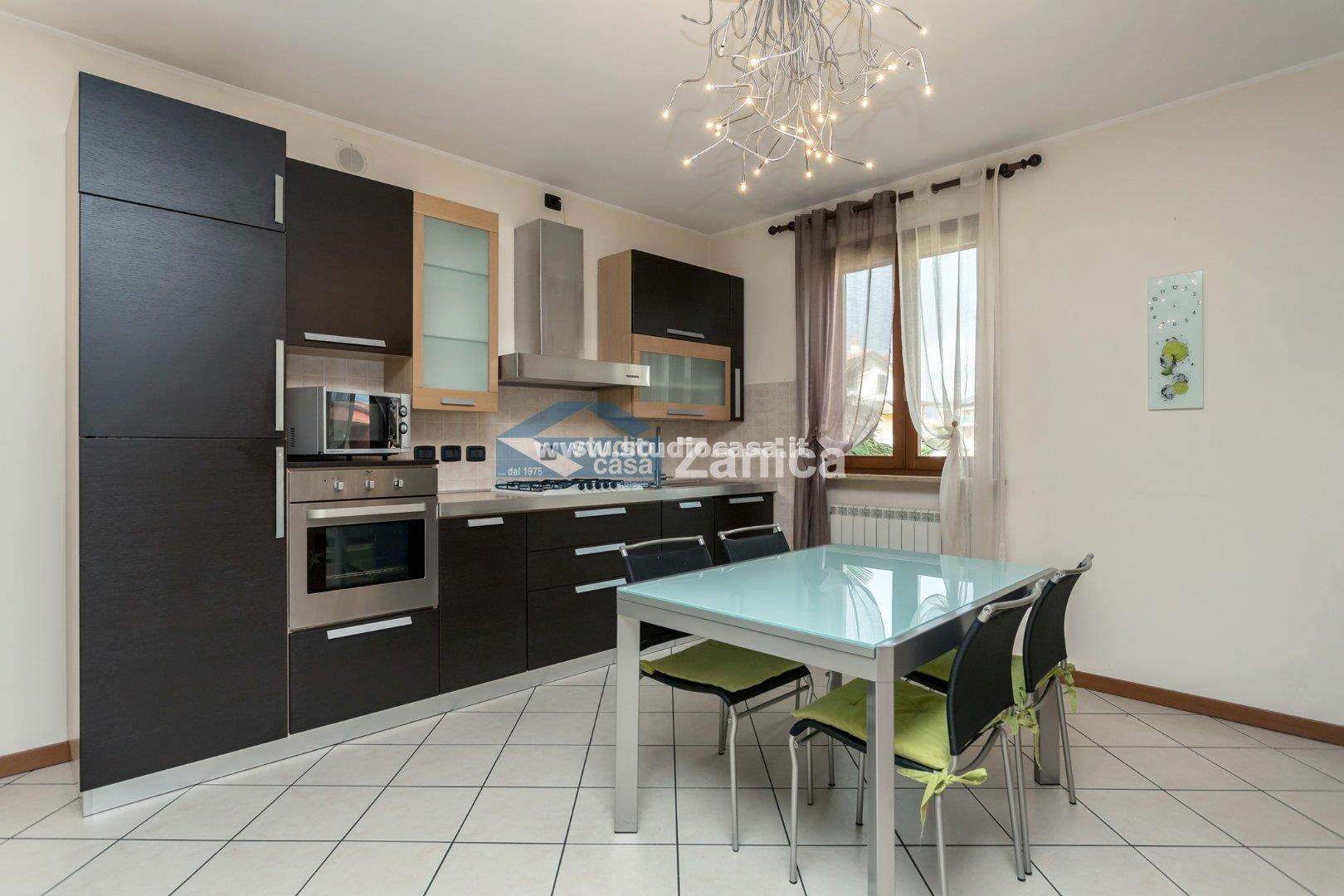 Appartamento in vendita a Azzano San Paolo