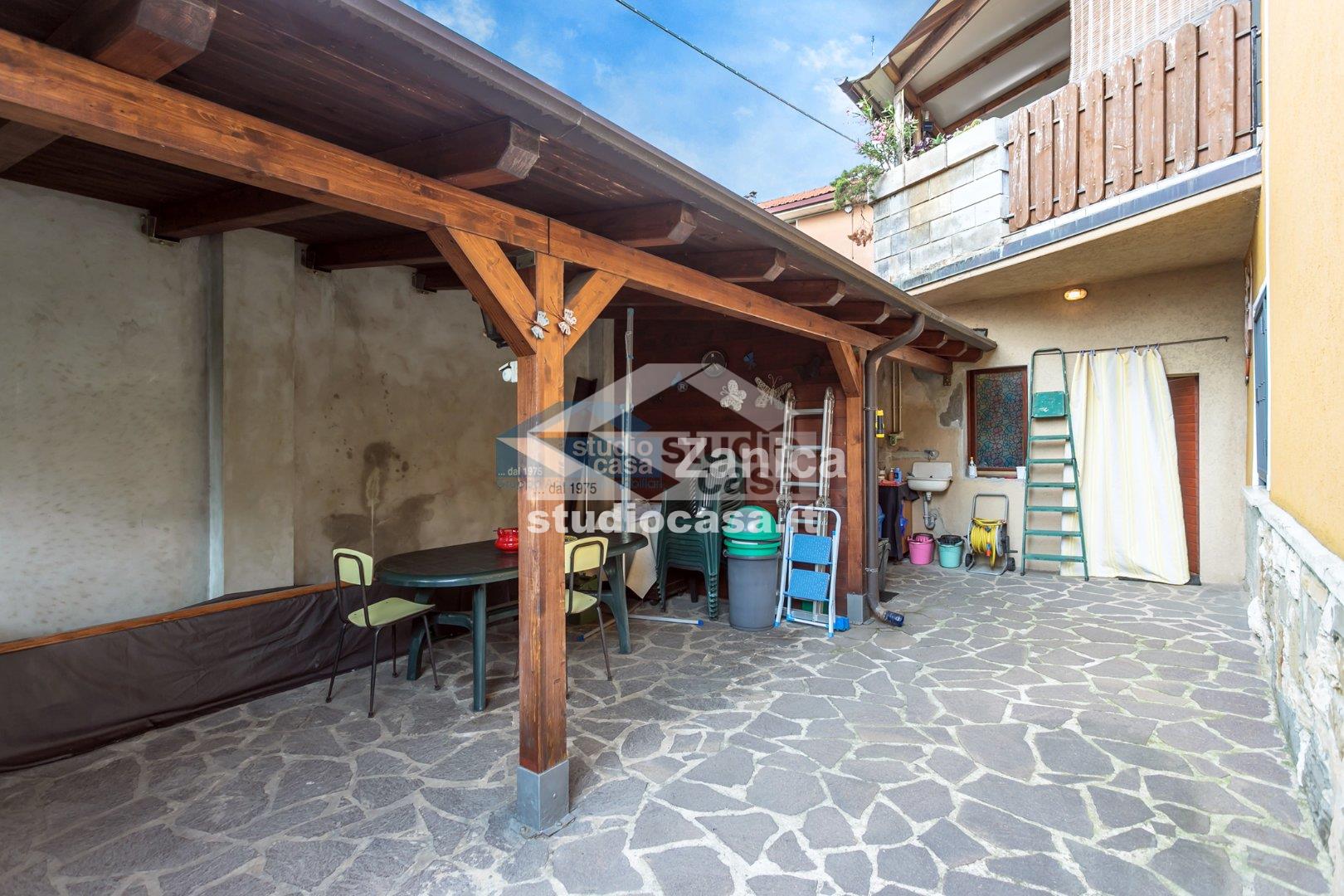 Appartamento in vendita a Azzano San Paolo