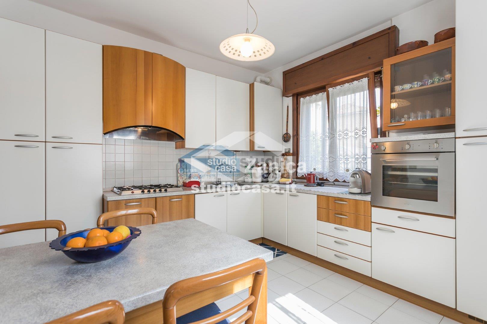 Appartamento in vendita a Azzano San Paolo