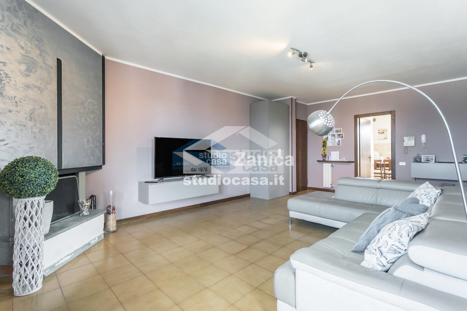 Appartamento in vendita a Azzano San Paolo