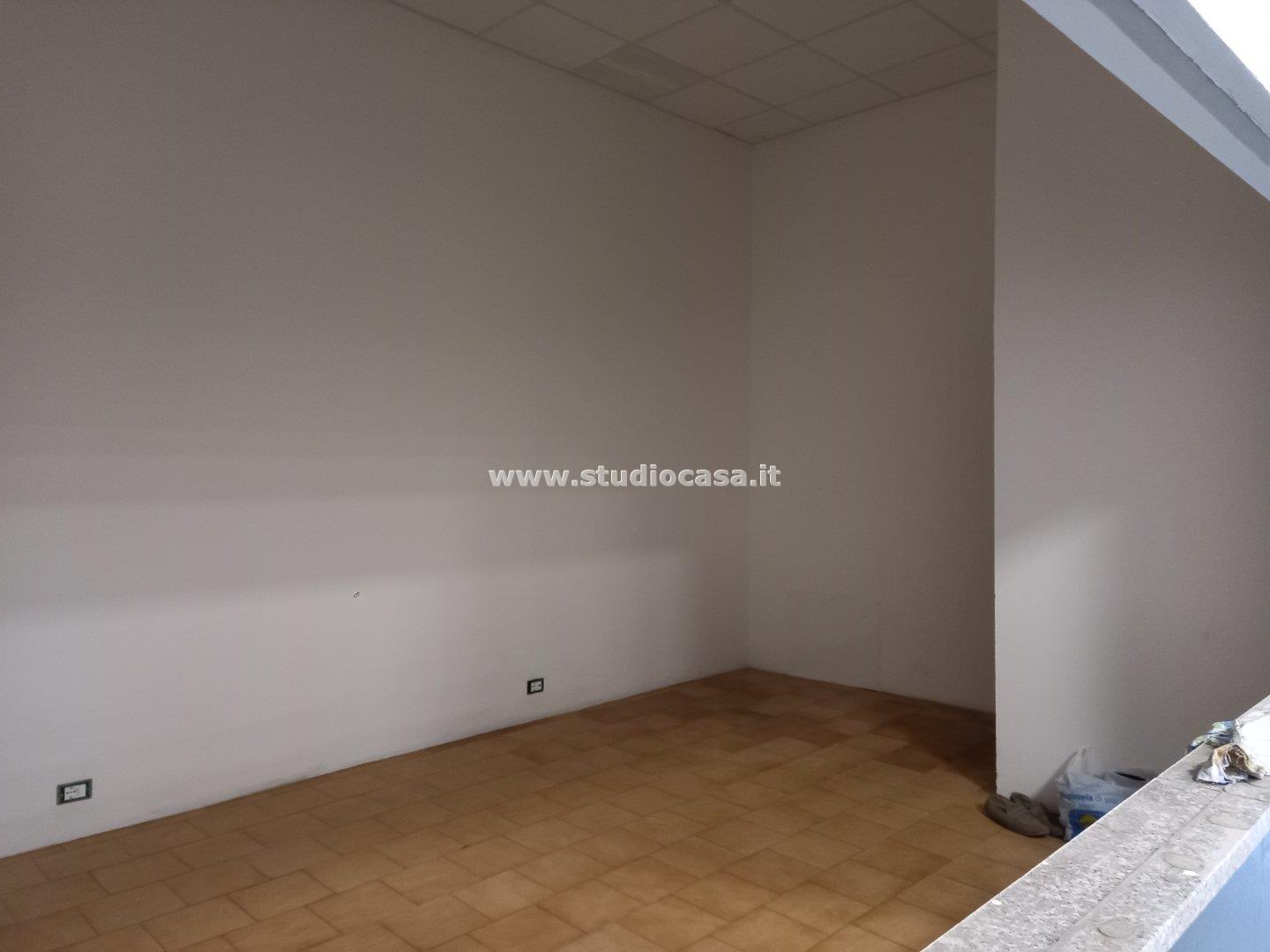 Magazzino in affitto a Zanica