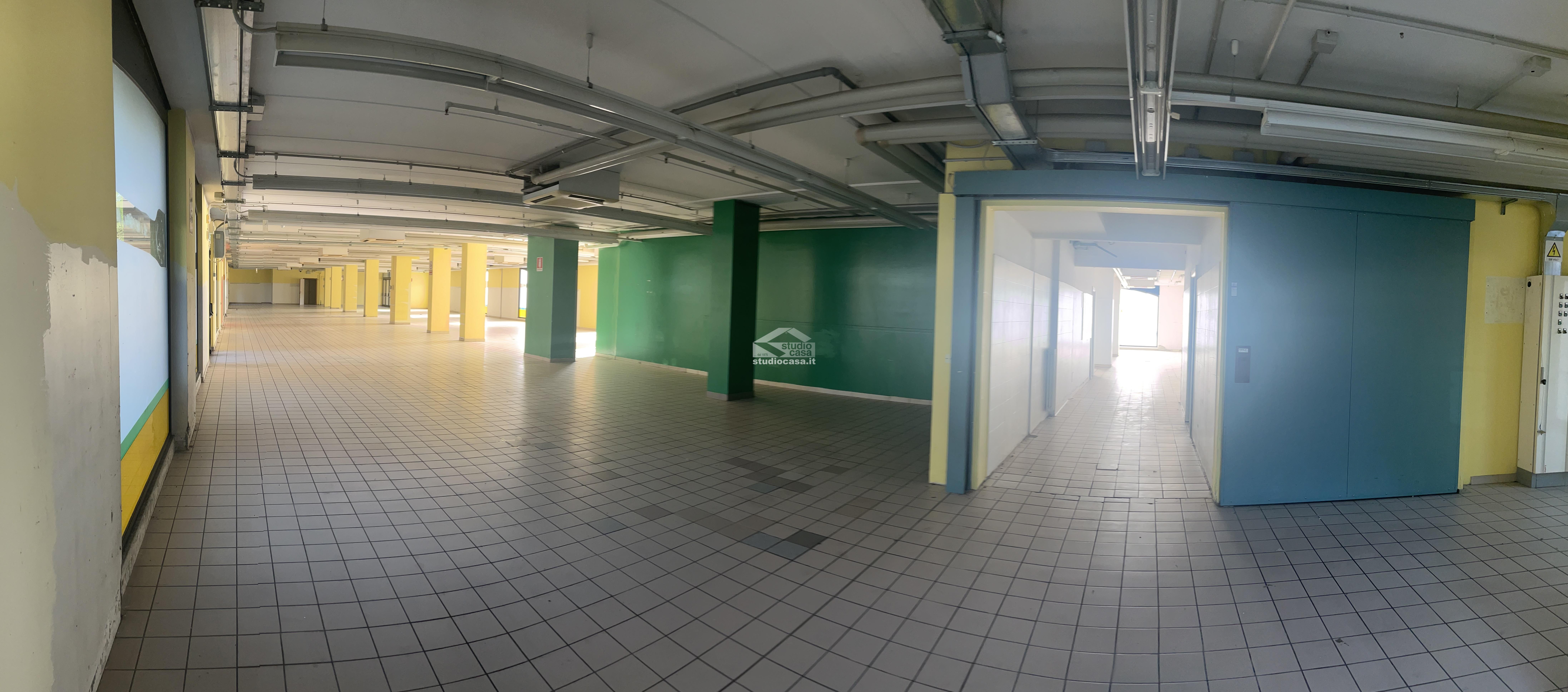 Negozio in vendita a Azzano San Paolo