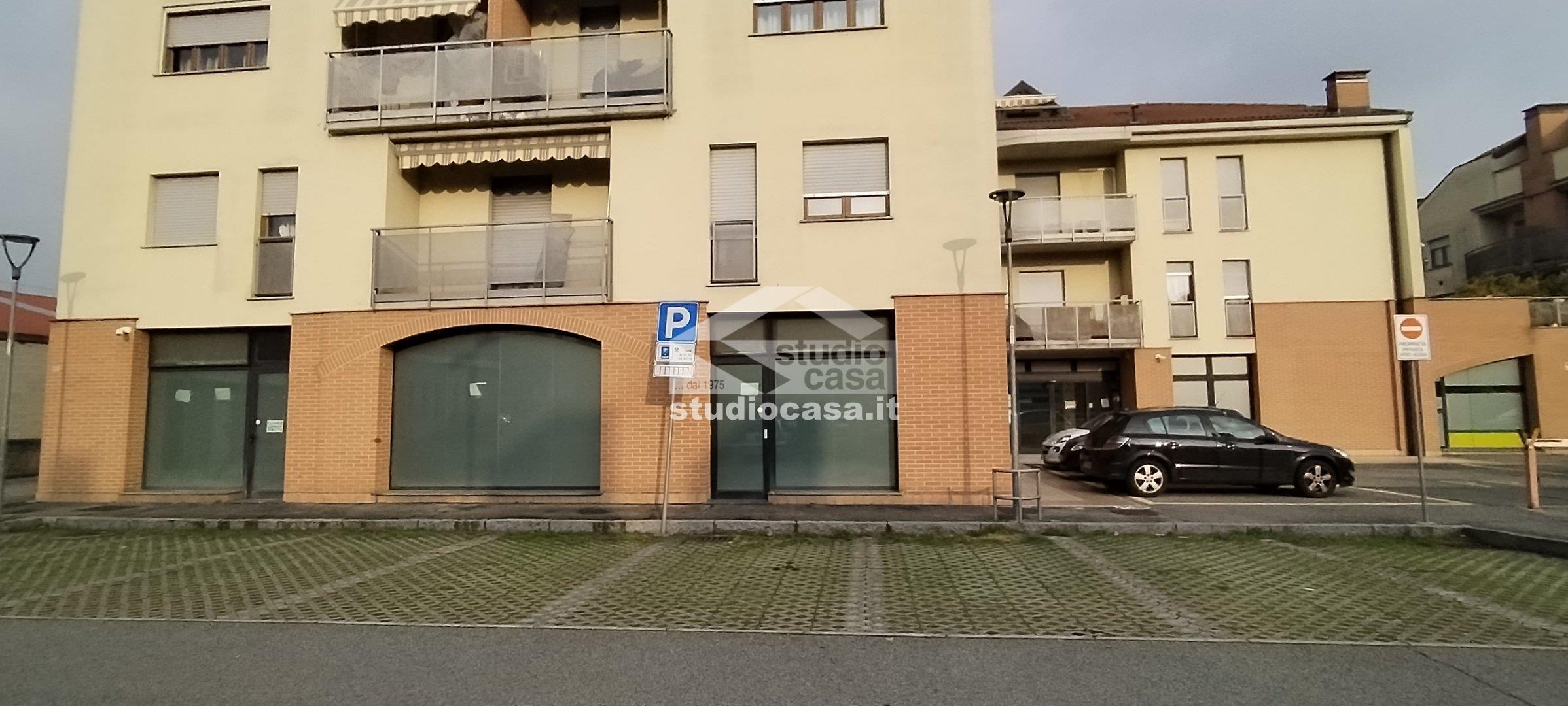 Negozio in vendita a Azzano San Paolo