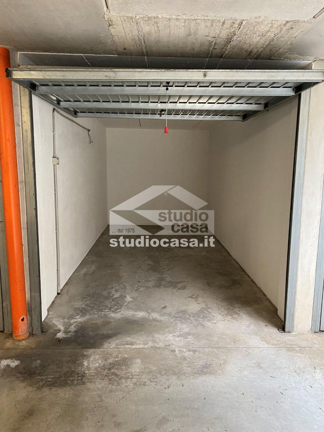 Box / Autorimessa in vendita a Stezzano