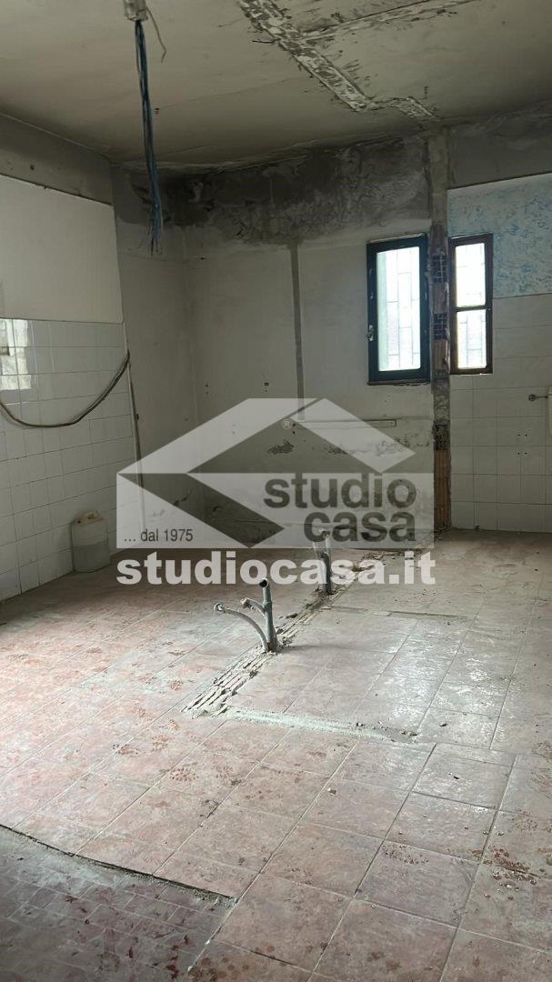 Stabile in vendita a Osio Sotto