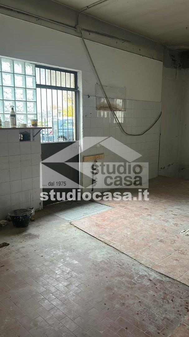 Stabile in vendita a Osio Sotto