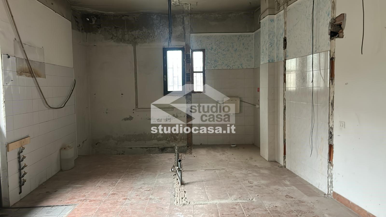 Stabile in vendita a Osio Sotto