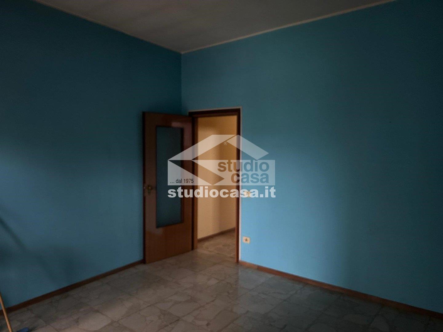 Stabile in vendita a Osio Sotto