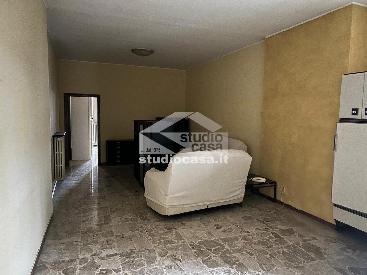 Stabile in vendita a Osio Sotto