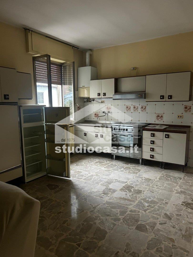 Stabile in vendita a Osio Sotto