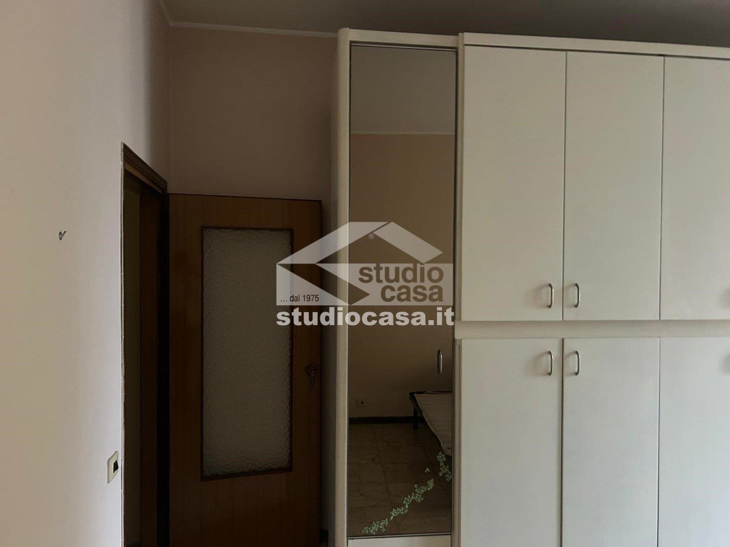 Stabile in vendita a Osio Sotto