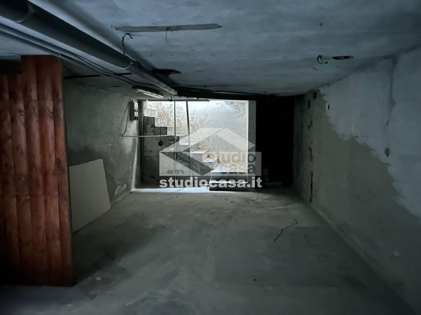 Stabile in vendita a Osio Sotto