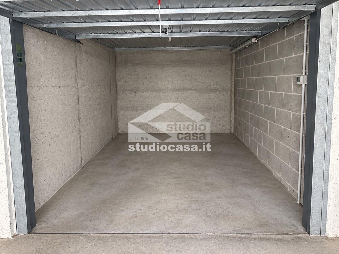 Box / Autorimessa in vendita a Comun Nuovo