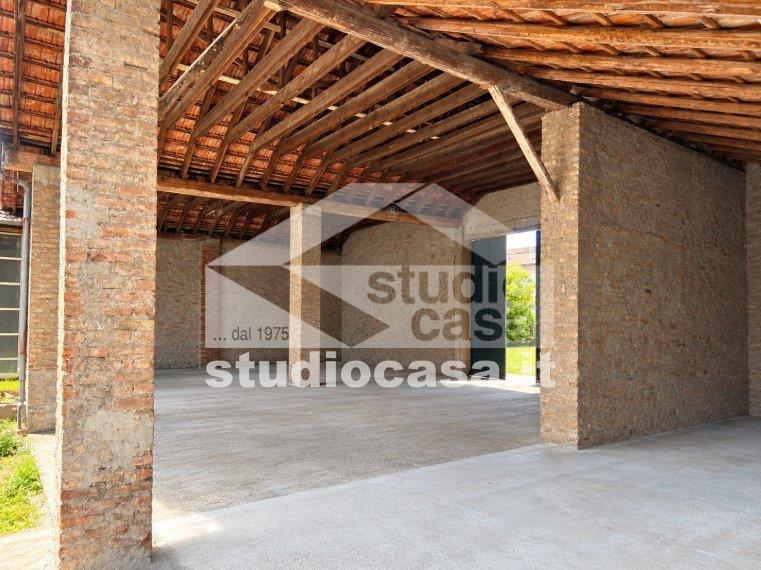 Cascina in vendita a Spirano