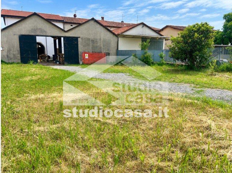 Cascina in vendita a Spirano